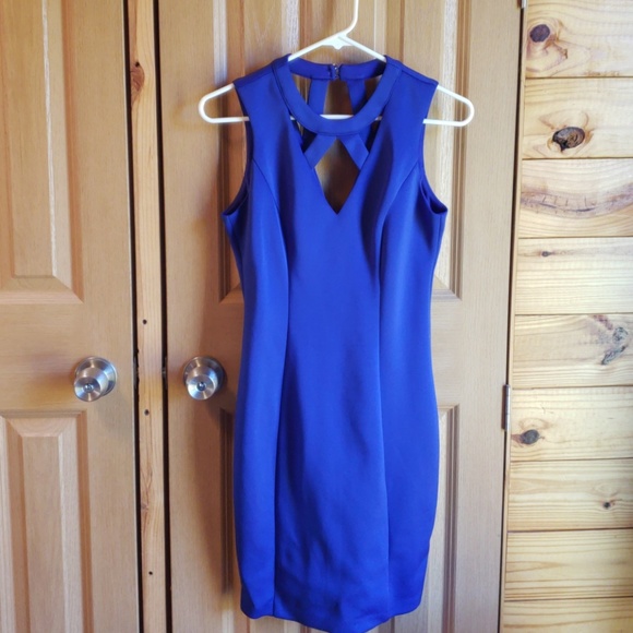 Dress - Picture 1 of 3